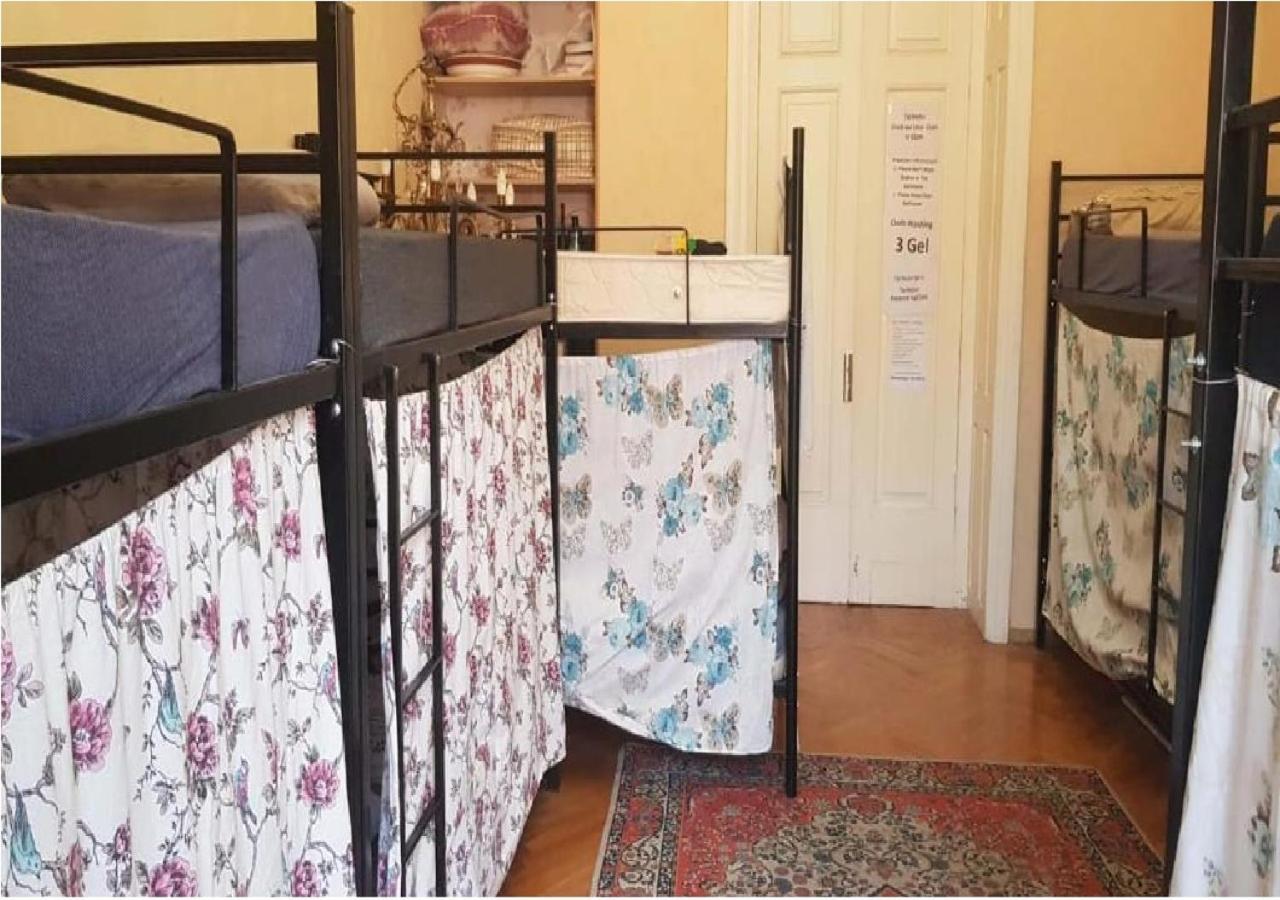 Taj Hostel Tbilisi Eksteriør billede